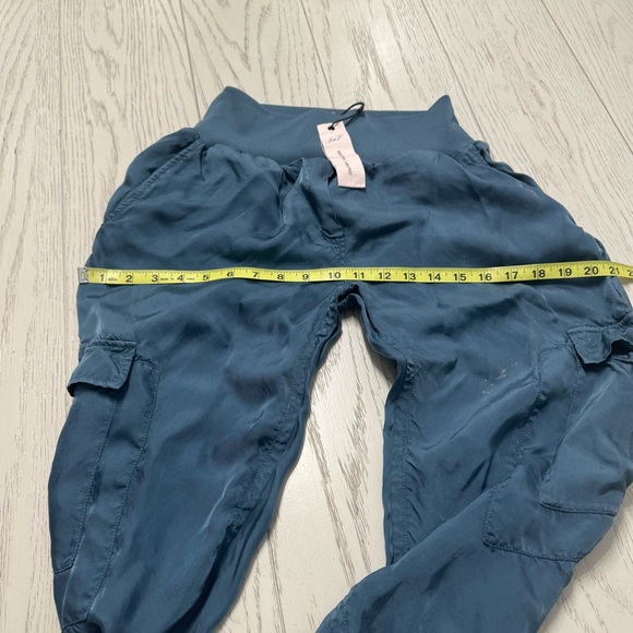 Cinq a Sept Gray Track Pants with Elastic Cuffs - Picture 4 of 10